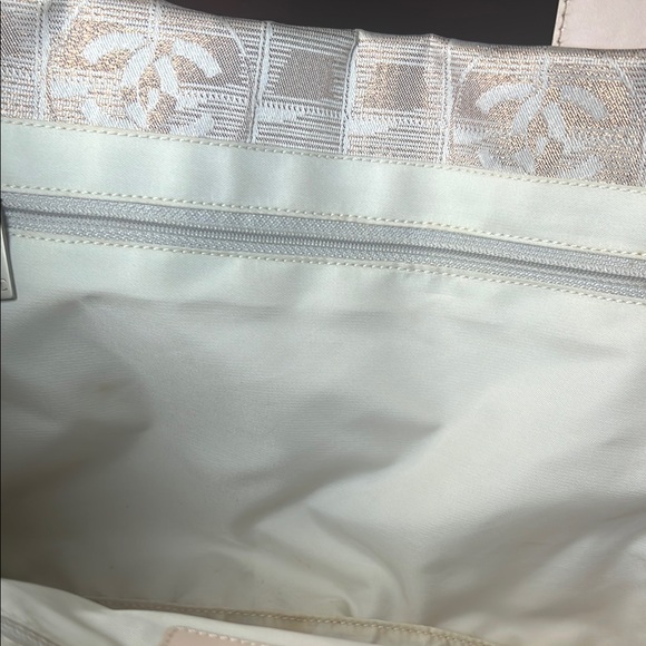 Chanel Designer Tote Bag - Picture 9 of 14